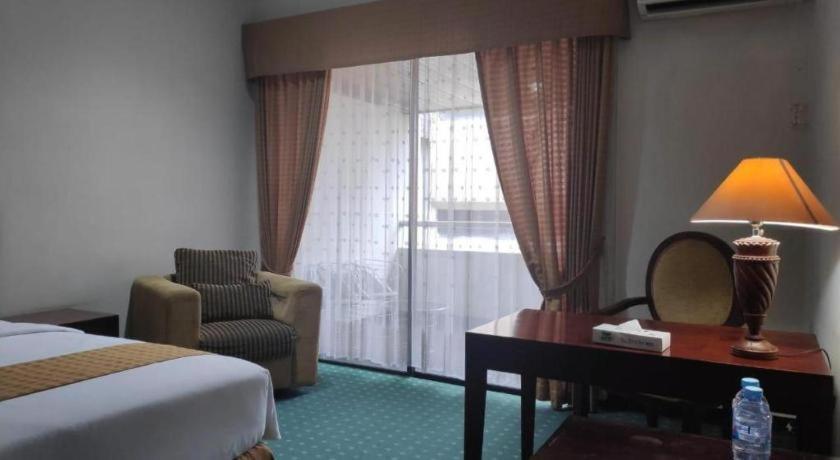 New Grand Park Hotel Surabaya Exterior photo