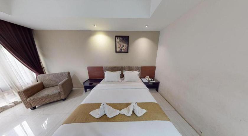 New Grand Park Hotel Surabaya Exterior photo