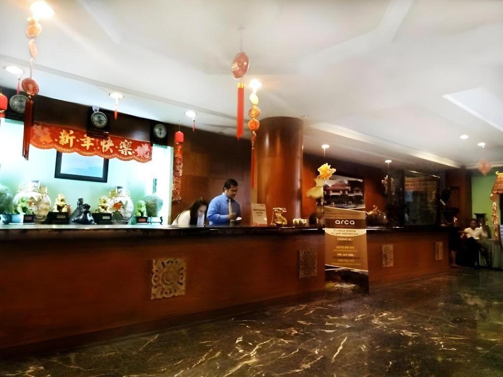 New Grand Park Hotel Surabaya Exterior photo